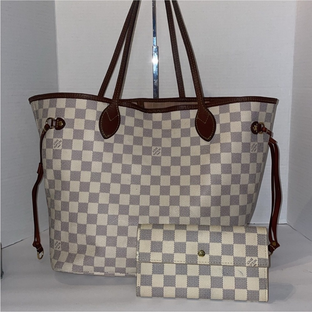 Authentic Louis Vuitton. Never full  tote bag